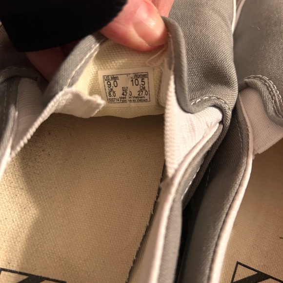 Vans - Picture 3 of 4